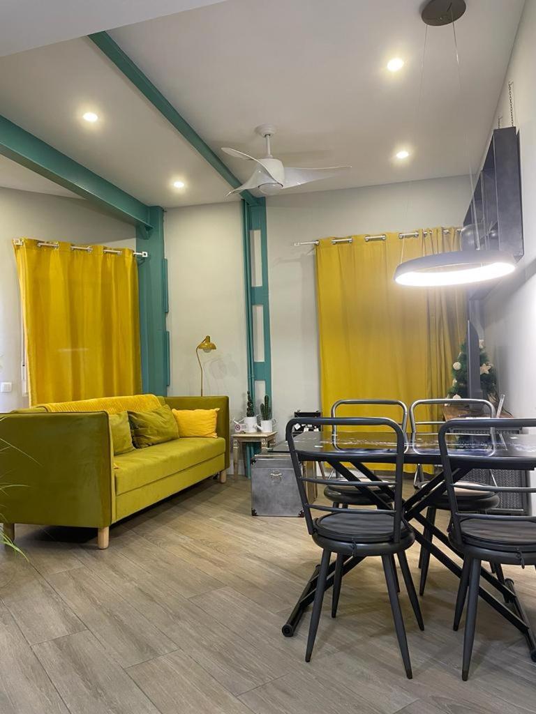 알칼라데에나레스 Apartamento Deluxe El Avion 아파트 외부 사진